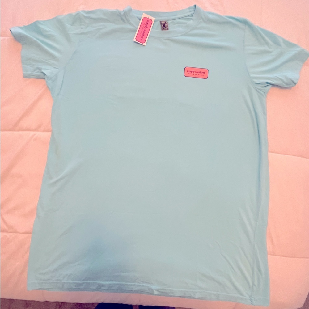 Simply Southern Aqua Beach Scene Tee. Size Medium. Light Blue - Picture 2 of 3